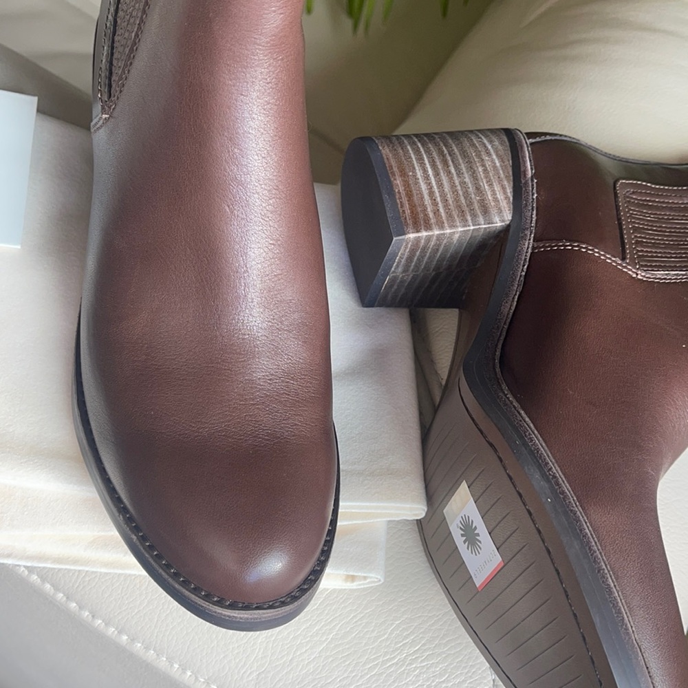 UGG W Camden beautiful brown/chocolate color 🥾 - Picture 3 of 12